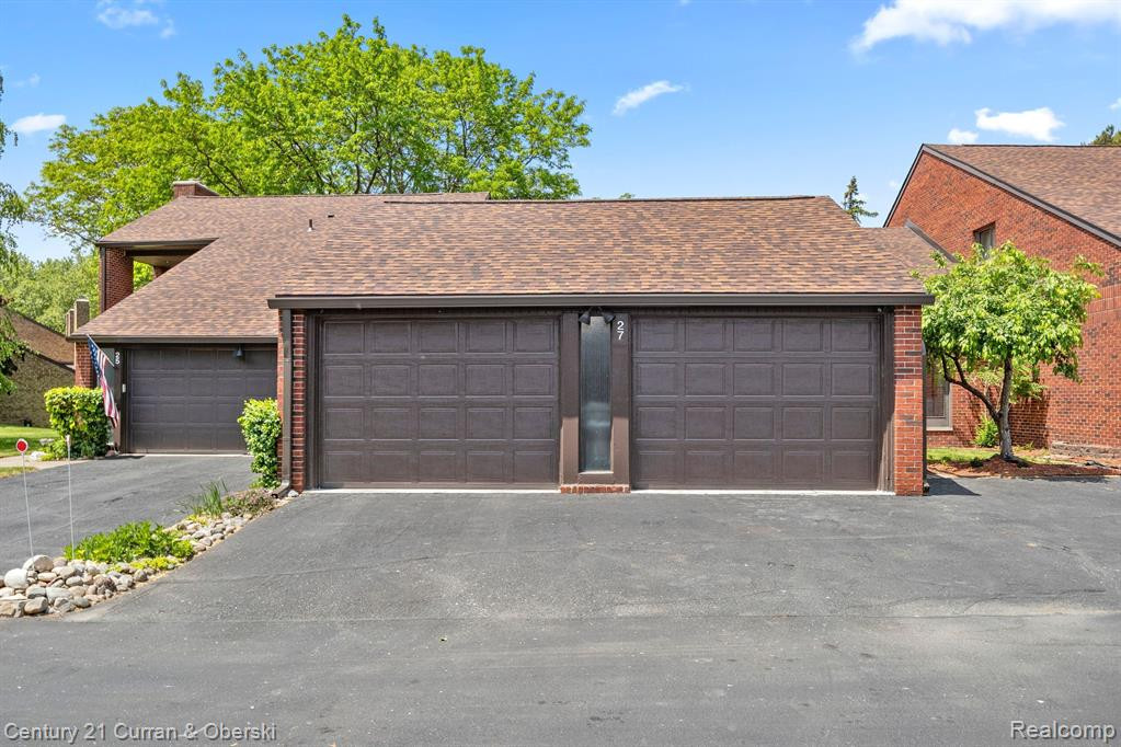27 BLAIR Lane, Dearborn, MI 48120 — Photo 46
