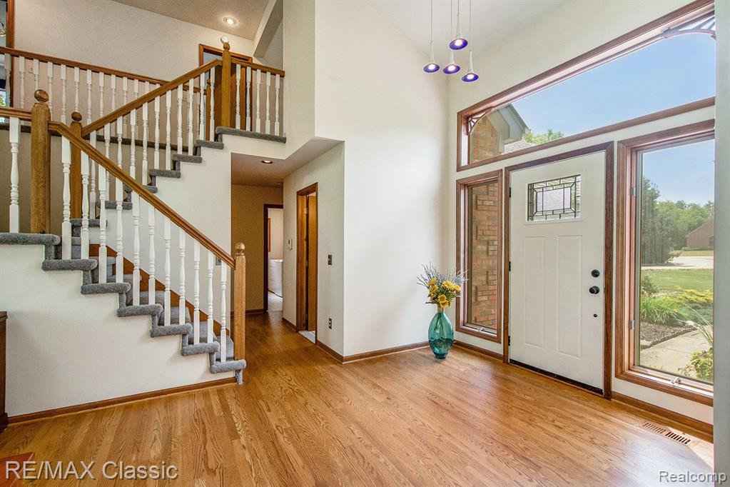 11439 ARROWHEAD Drive, South Lyon, MI 48178 — Photo 3