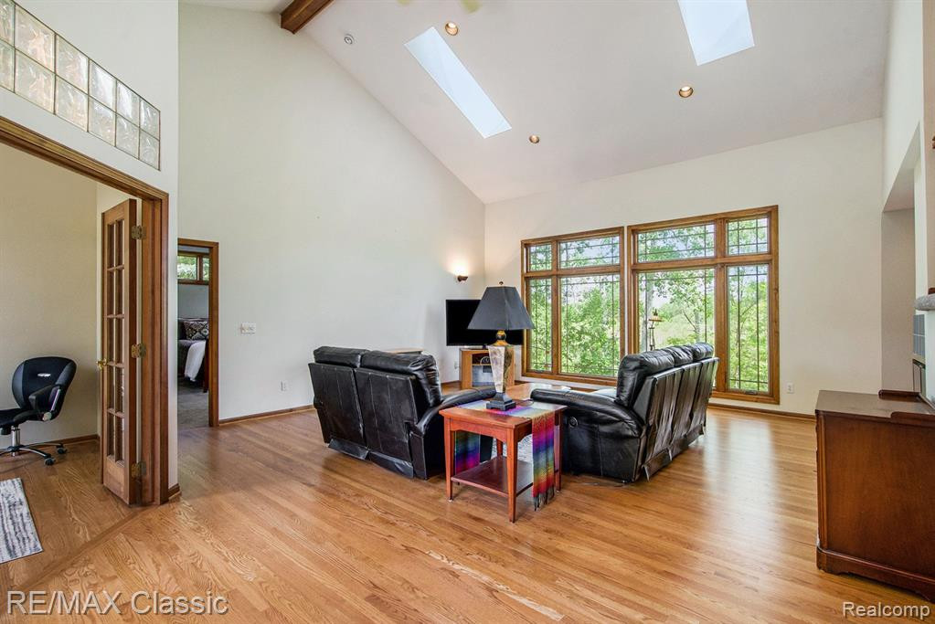 11439 ARROWHEAD Drive, South Lyon, MI 48178 — Photo 5