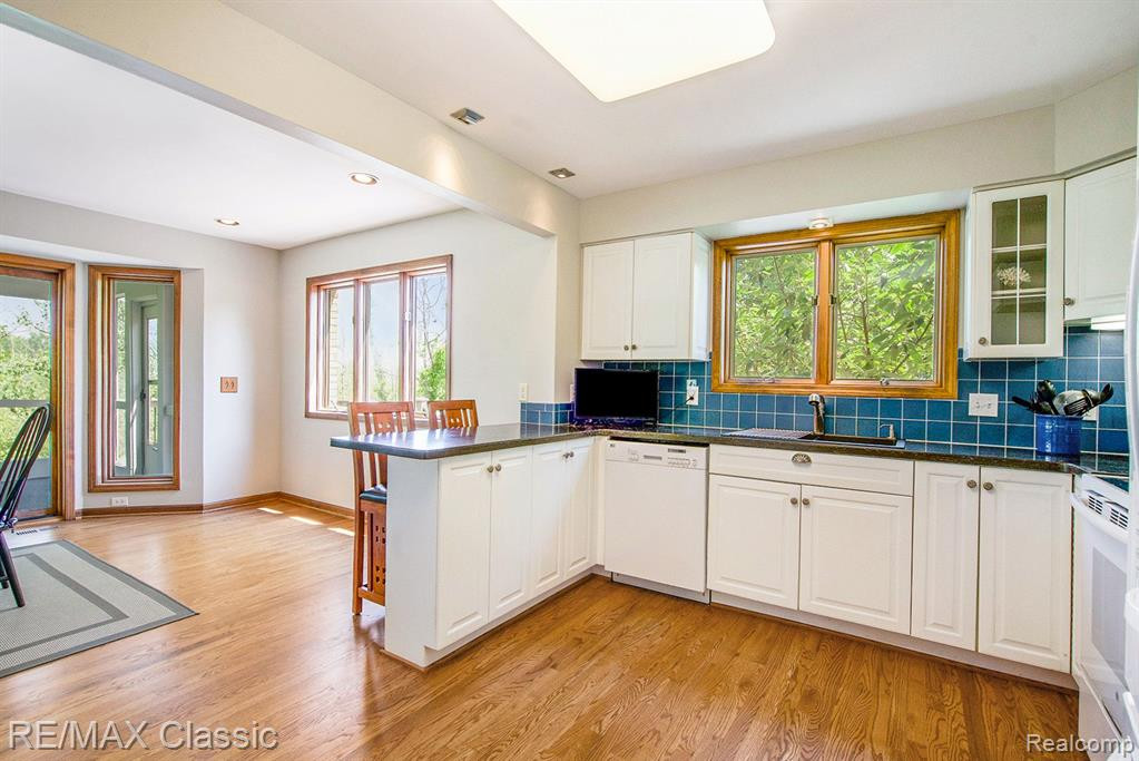 11439 ARROWHEAD Drive, South Lyon, MI 48178 — Photo 11