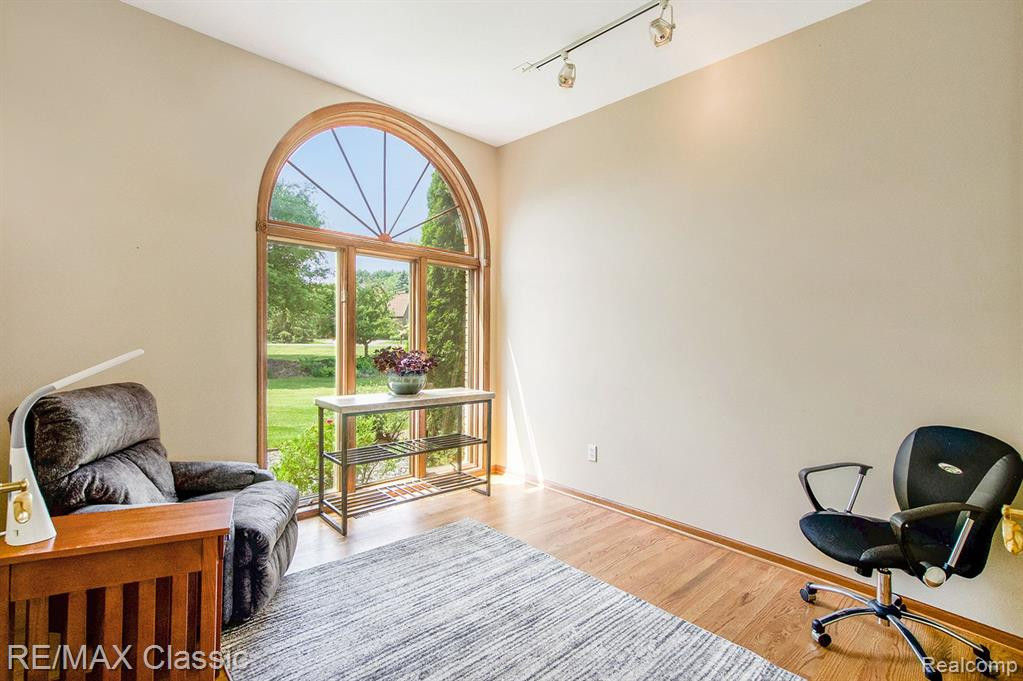 11439 ARROWHEAD Drive, South Lyon, MI 48178 — Photo 13