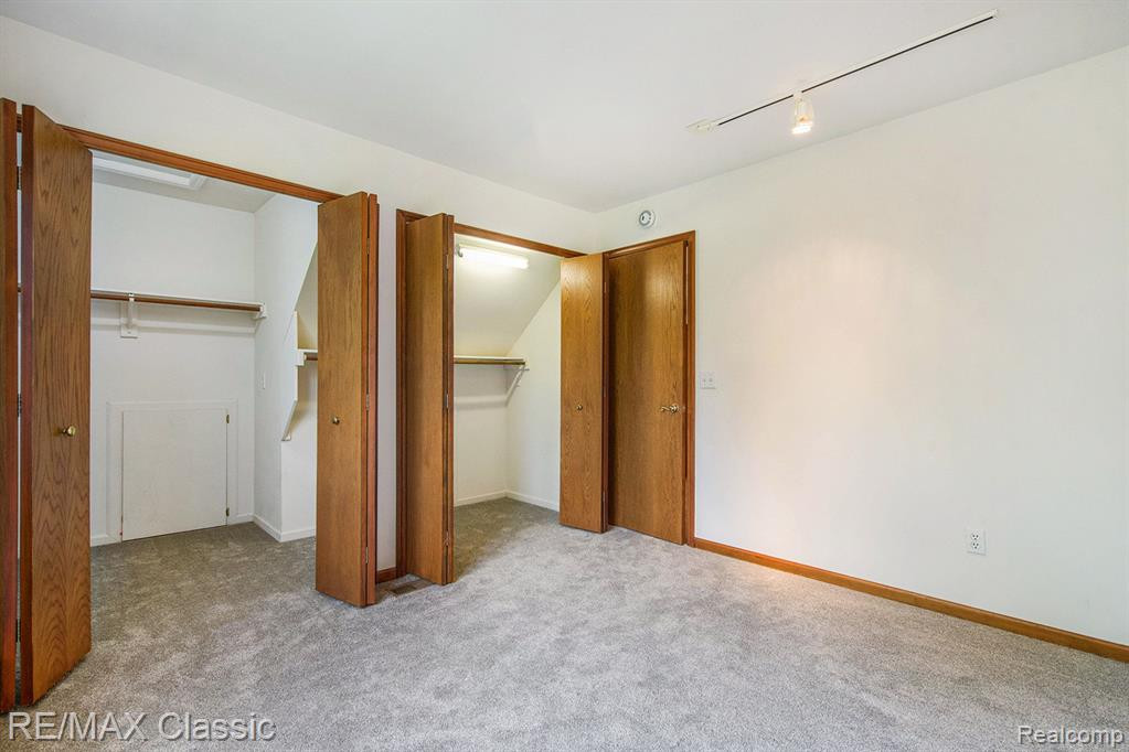 11439 ARROWHEAD Drive, South Lyon, MI 48178 — Photo 24