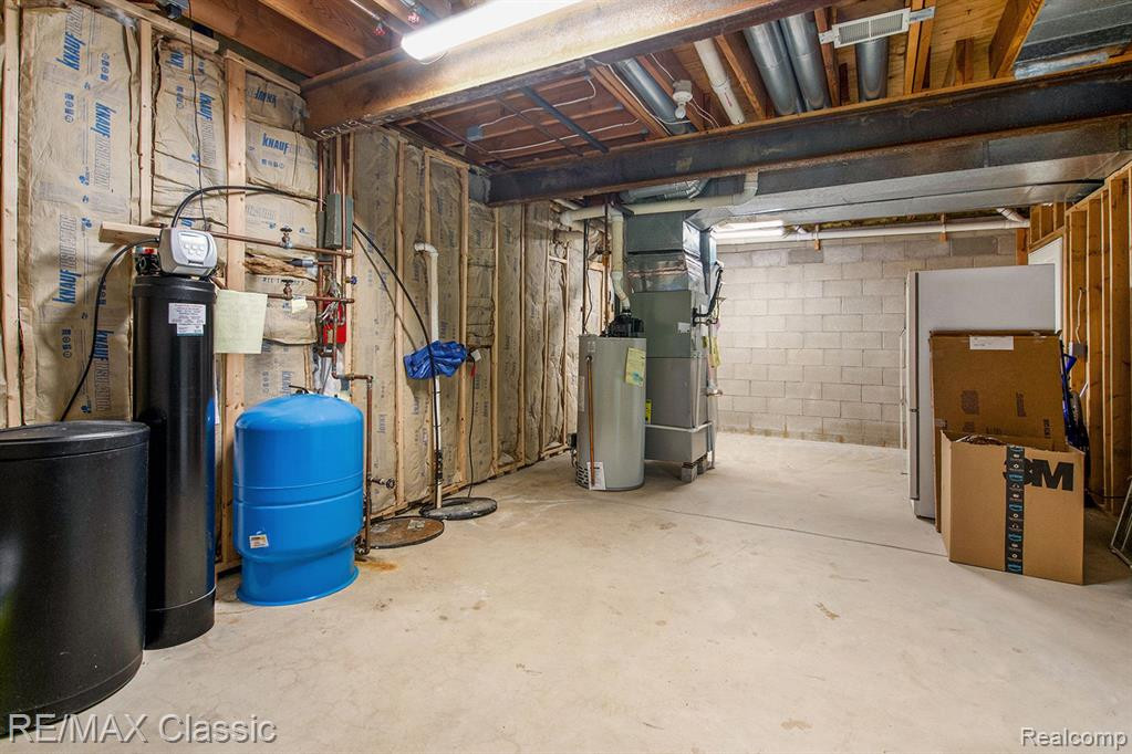 11439 ARROWHEAD Drive, South Lyon, MI 48178 — Photo 31