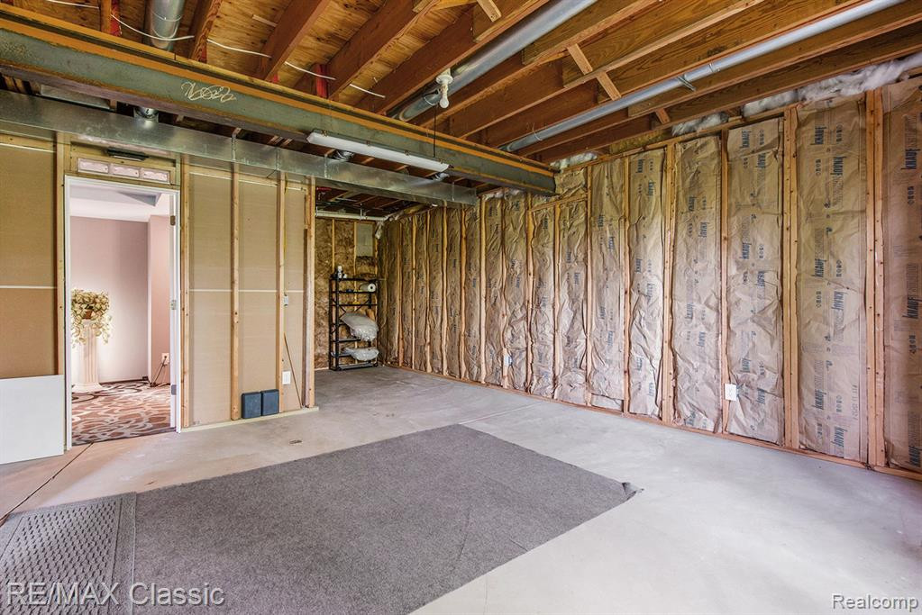 11439 ARROWHEAD Drive, South Lyon, MI 48178 — Photo 32