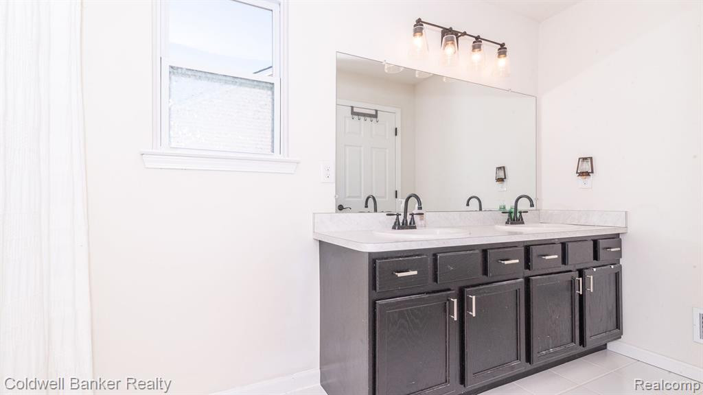 8836 LILLY Drive, Ypsilanti, MI 48197 — Photo 36