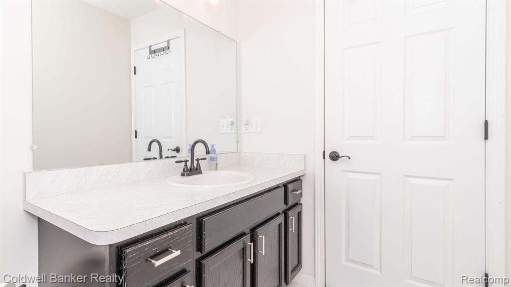 8836 LILLY Drive, Ypsilanti, MI 48197 — Photo 40