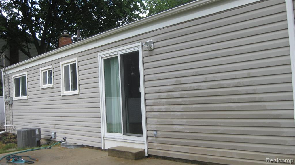 290 TOWER Drive, Saline, MI 48176 — Photo 3