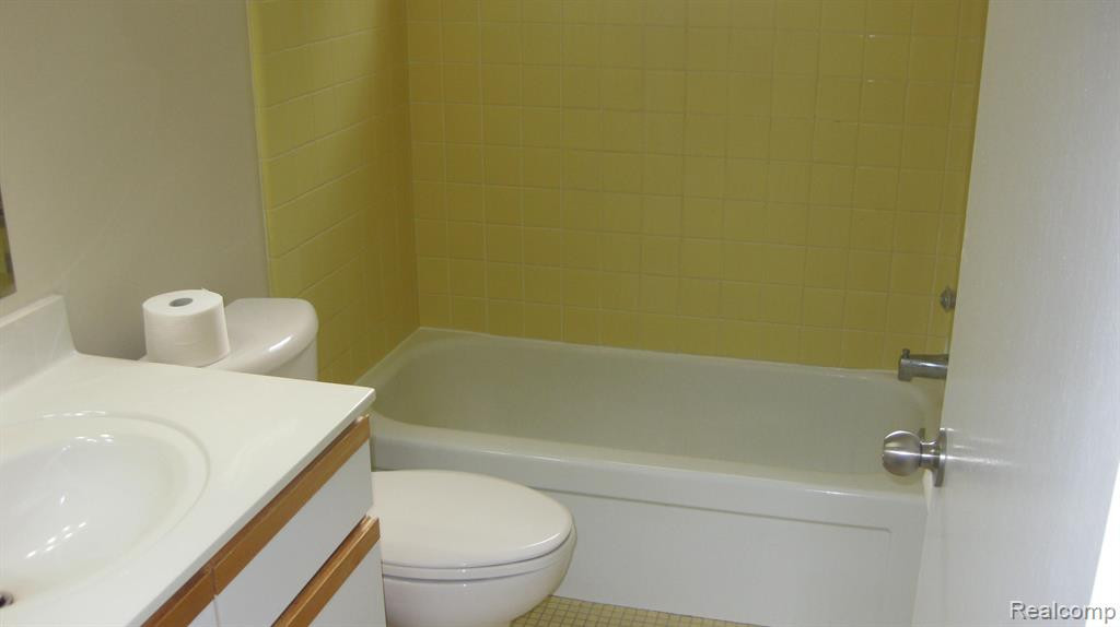 290 TOWER Drive, Saline, MI 48176 — Photo 5