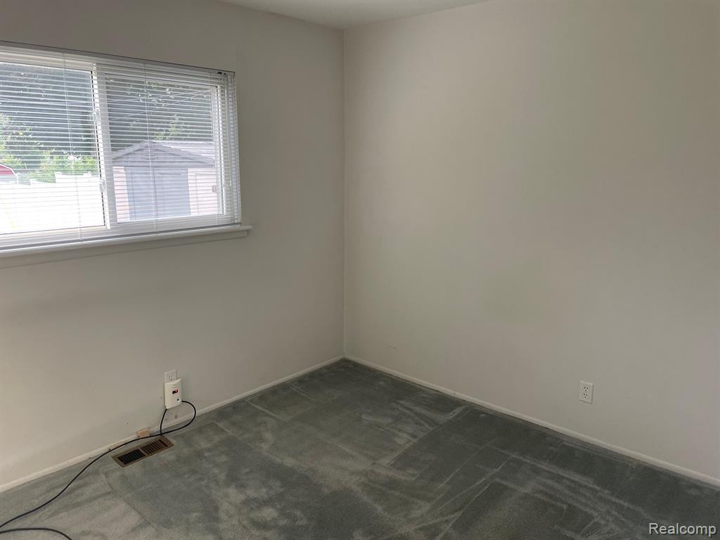 290 TOWER Drive, Saline, MI 48176 — Photo 12