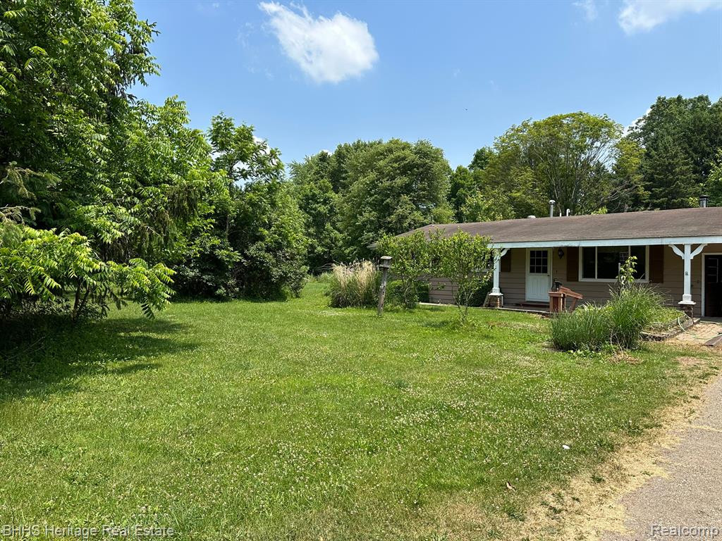 135 Searls S, Webberville, MI 48892 — front exterior