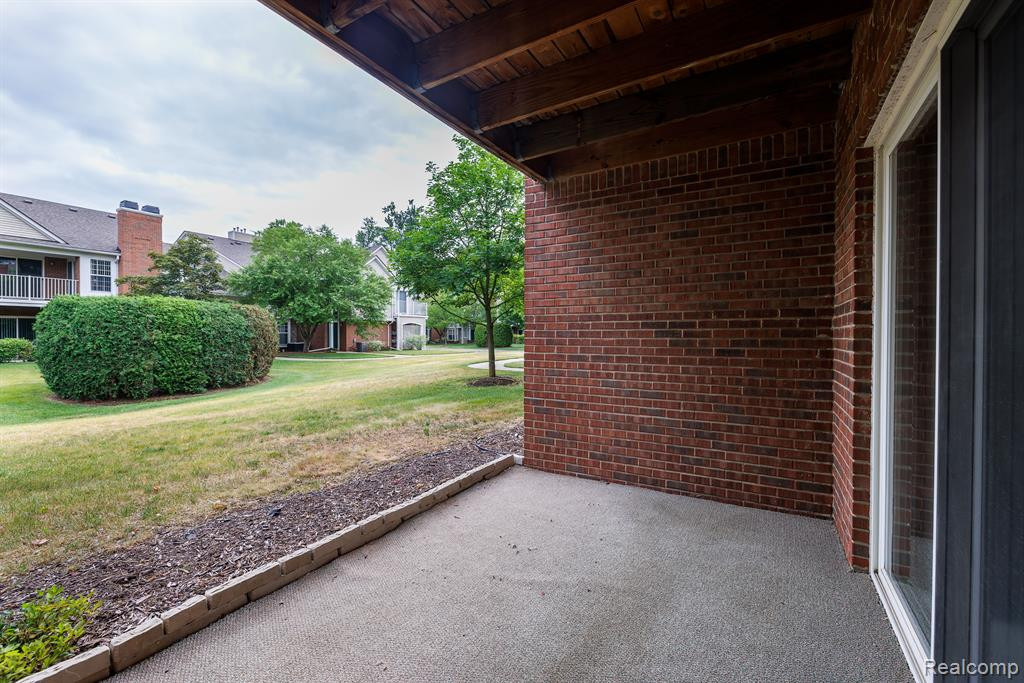 5368 PINE AIRES Drive, Sterling Heights, MI 48314 — Photo 2