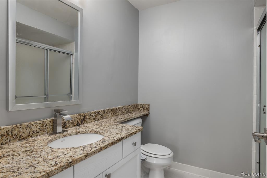 5368 PINE AIRES Drive, Sterling Heights, MI 48314 — Photo 6