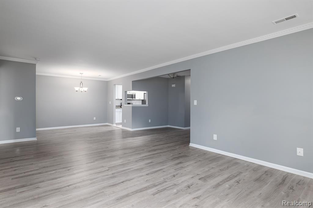 5368 PINE AIRES Drive, Sterling Heights, MI 48314 — Photo 8