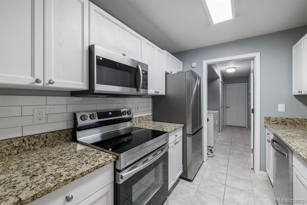 5368 PINE AIRES Drive, Sterling Heights, MI 48314 — Photo 10