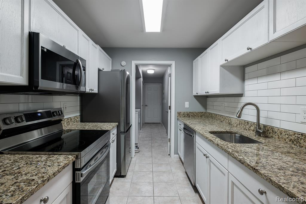 5368 PINE AIRES Drive, Sterling Heights, MI 48314 — Photo 11