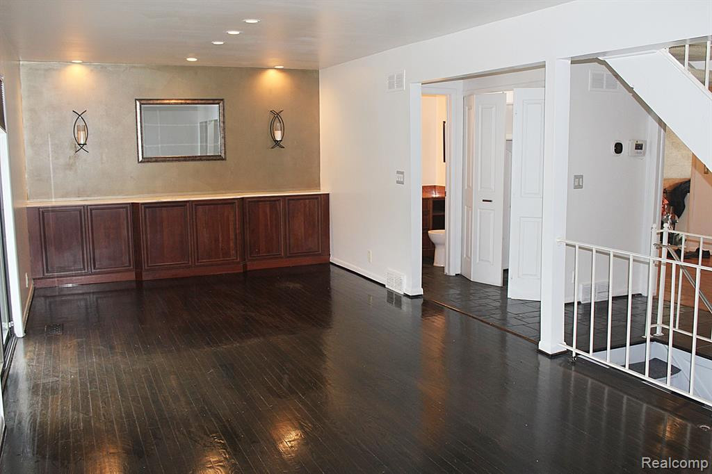 3138 LINDENWOOD Drive, Dearborn, MI 48120 — Photo 11