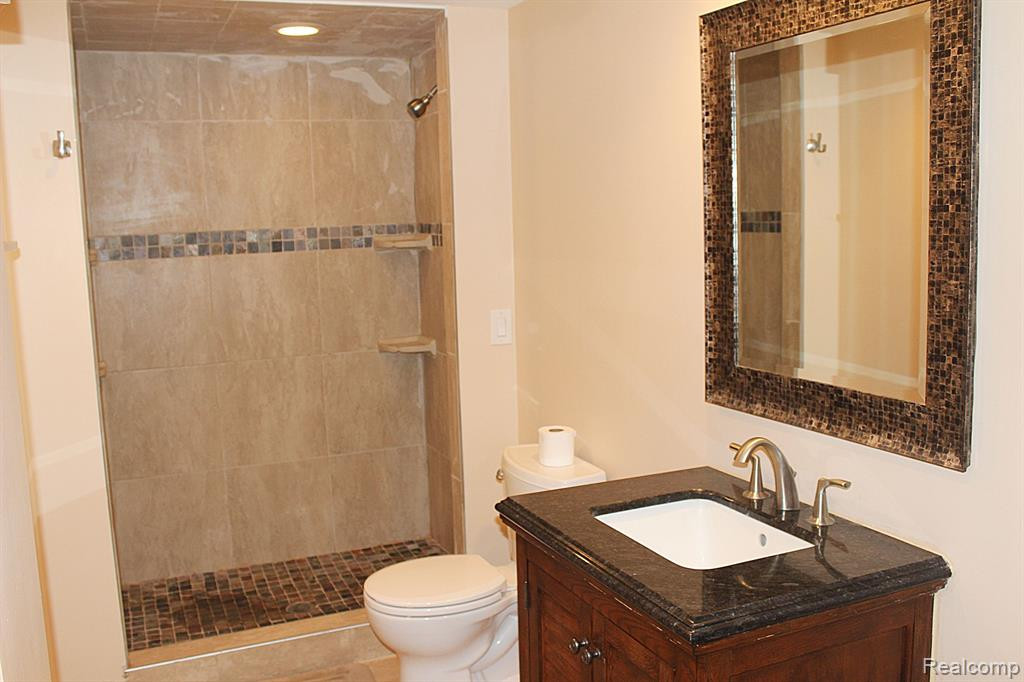 3138 LINDENWOOD Drive, Dearborn, MI 48120 — Photo 23