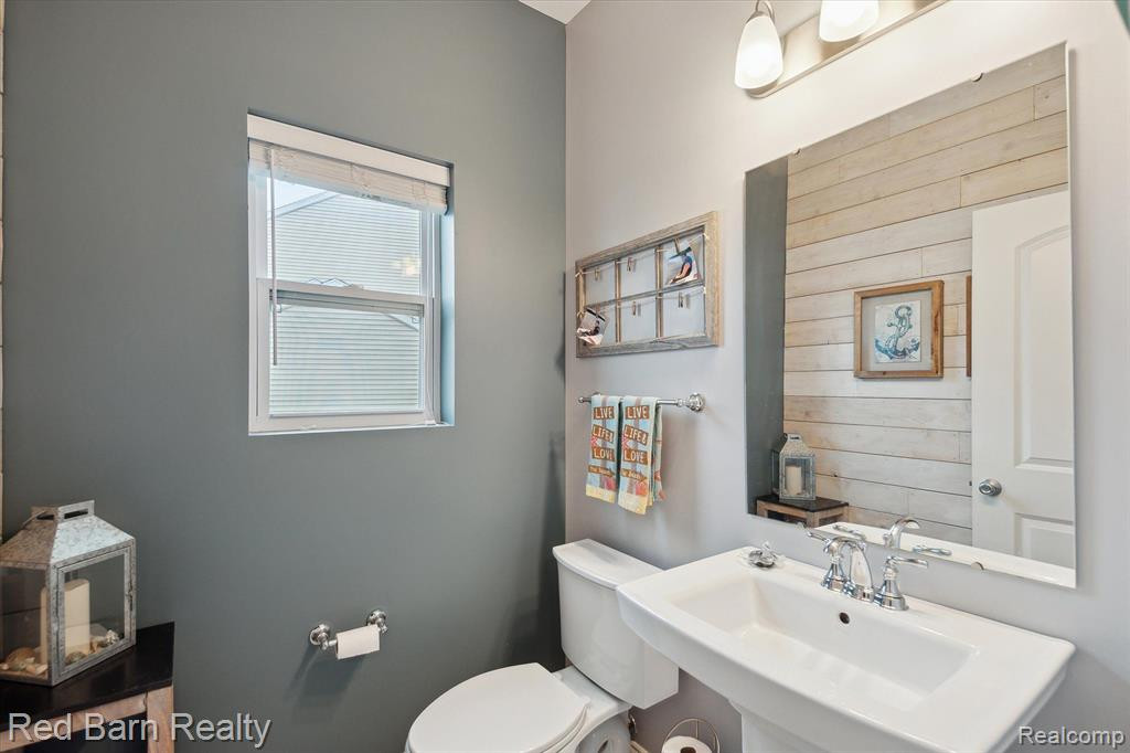 9623 NEUMANN Circle, Ypsilanti, MI 48197 — Photo 17