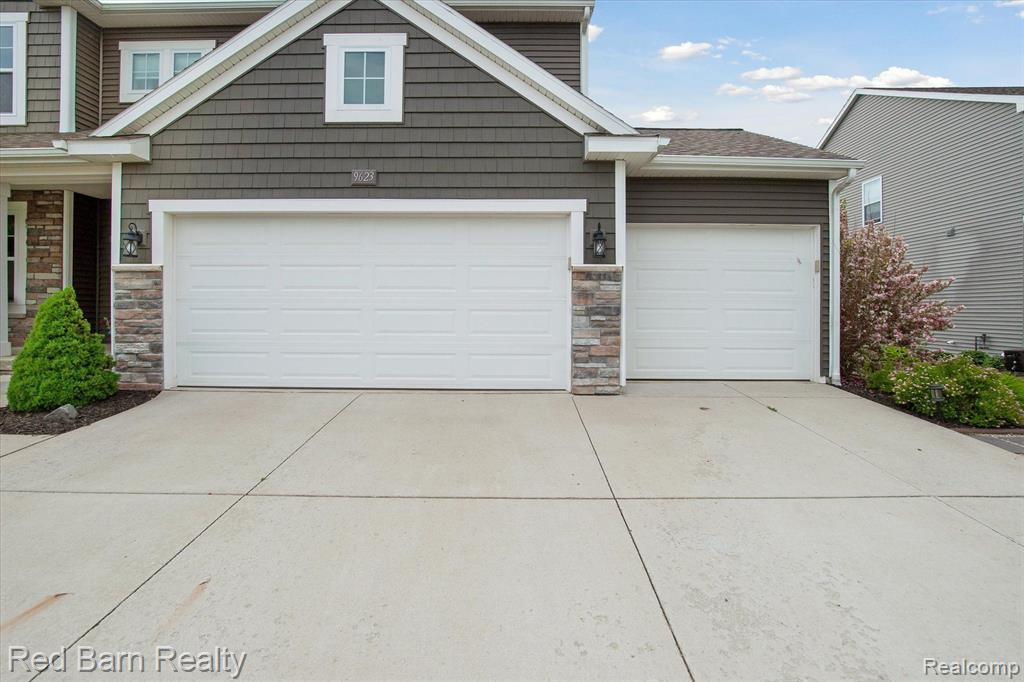 9623 NEUMANN Circle, Ypsilanti, MI 48197 — Photo 54