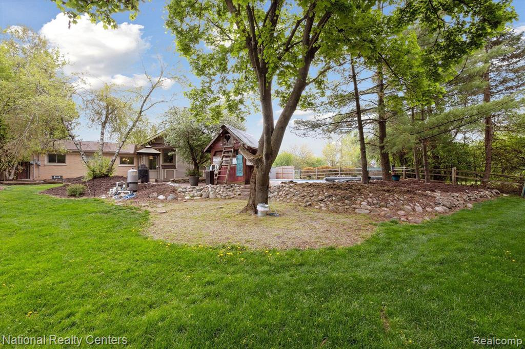 19385 Marilyn Street, Northville, MI 48167 — Photo 48