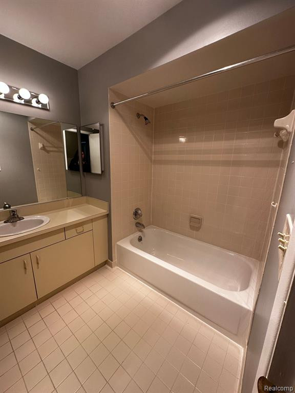 37029 RIDGEDALE Court, Farmington Hills, MI 48331 — Photo 18