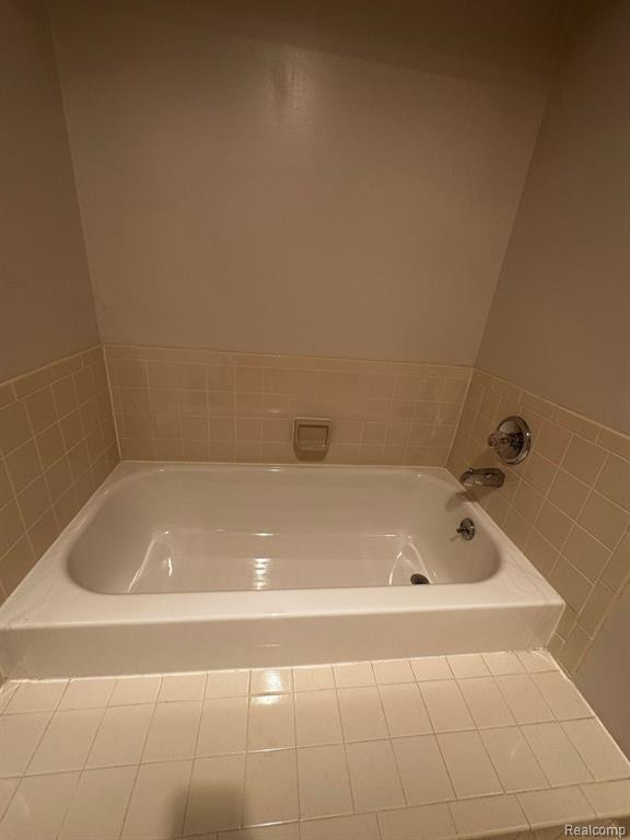 37029 RIDGEDALE Court, Farmington Hills, MI 48331 — Photo 19