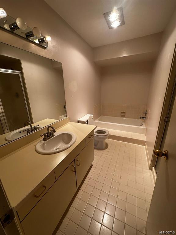 37029 RIDGEDALE Court, Farmington Hills, MI 48331 — Photo 22