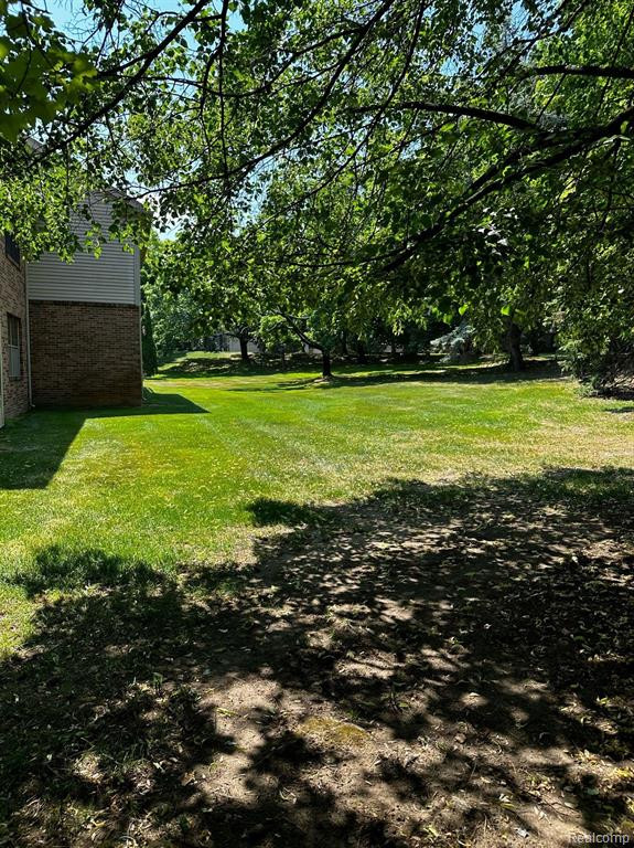 37029 RIDGEDALE Court, Farmington Hills, MI 48331 — Photo 26