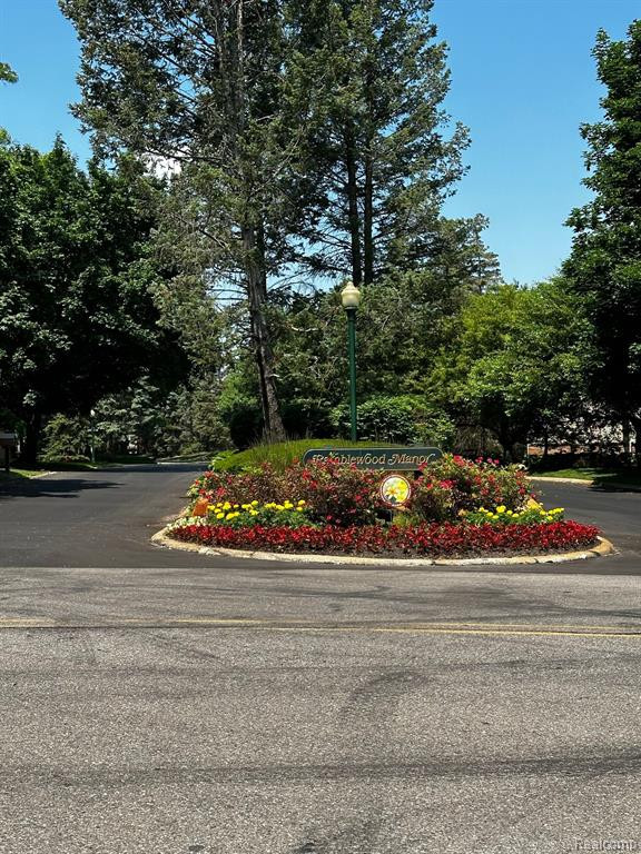 37029 RIDGEDALE Court, Farmington Hills, MI 48331 — Photo 27