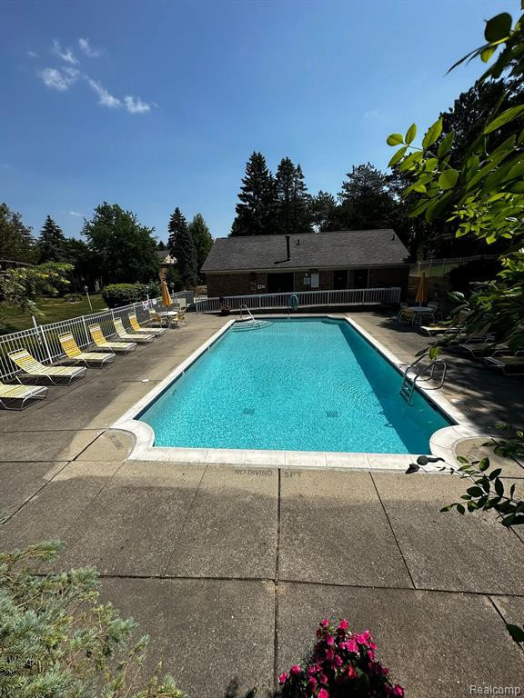 37029 RIDGEDALE Court, Farmington Hills, MI 48331 — Photo 30