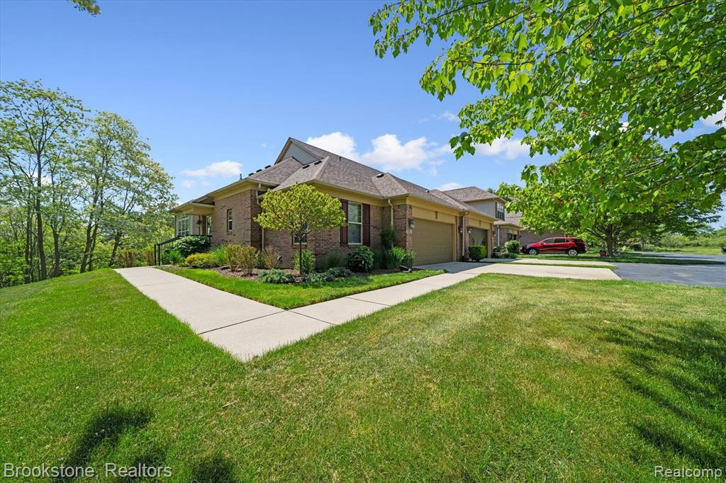 4051 PINE RIDGE Drive, Dryden, MI 48428 — Photo 2