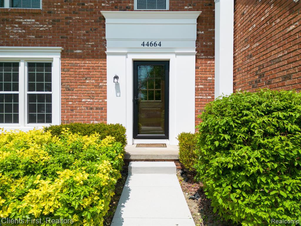 44664 FAIR OAKS Drive, Canton, MI 48187 — Photo 5