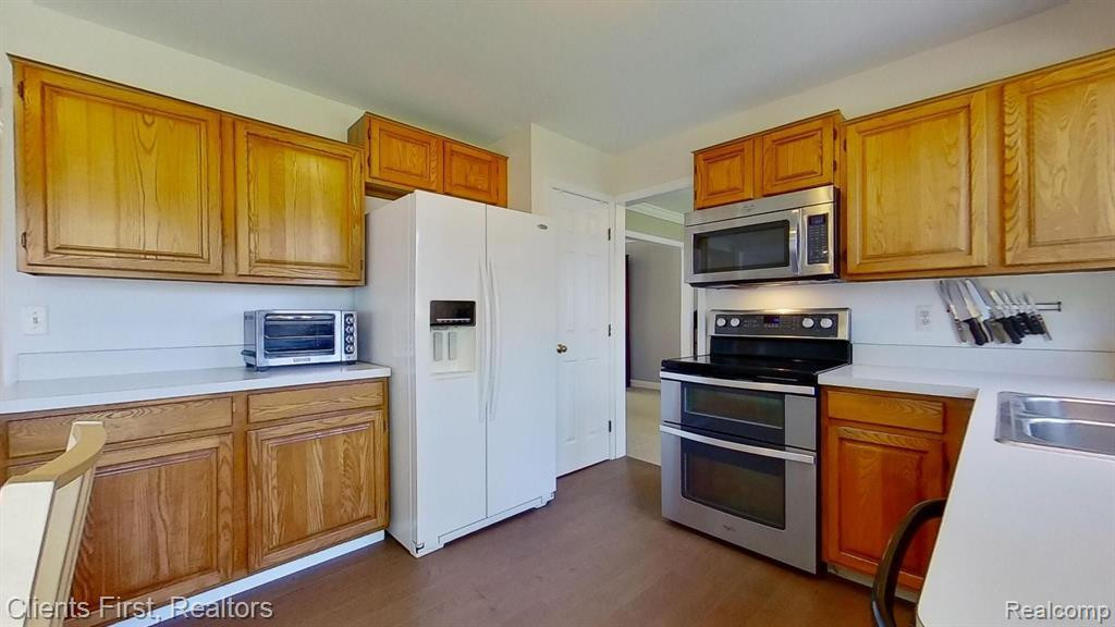 44664 FAIR OAKS Drive, Canton, MI 48187 — Photo 15