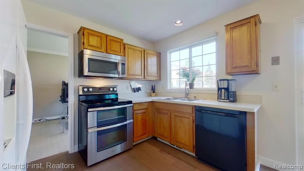 44664 FAIR OAKS Drive, Canton, MI 48187 — Photo 16