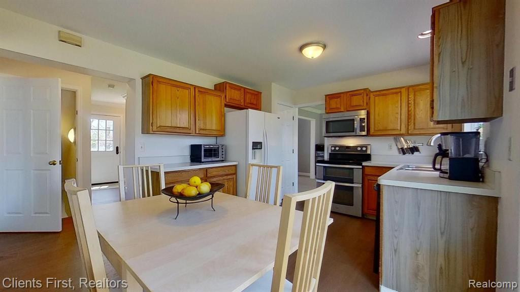 44664 FAIR OAKS Drive, Canton, MI 48187 — Photo 17
