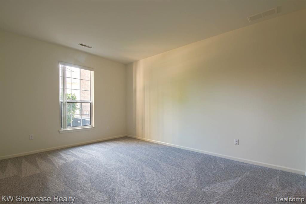 25106 CHESAPEAKE Circle, Walled Lake, MI 48390 — Photo 13