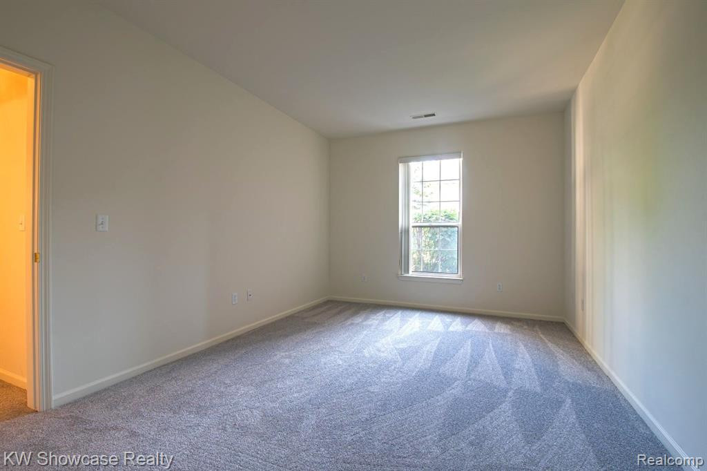 25106 CHESAPEAKE Circle, Walled Lake, MI 48390 — Photo 14