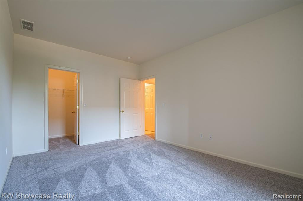25106 CHESAPEAKE Circle, Walled Lake, MI 48390 — Photo 15