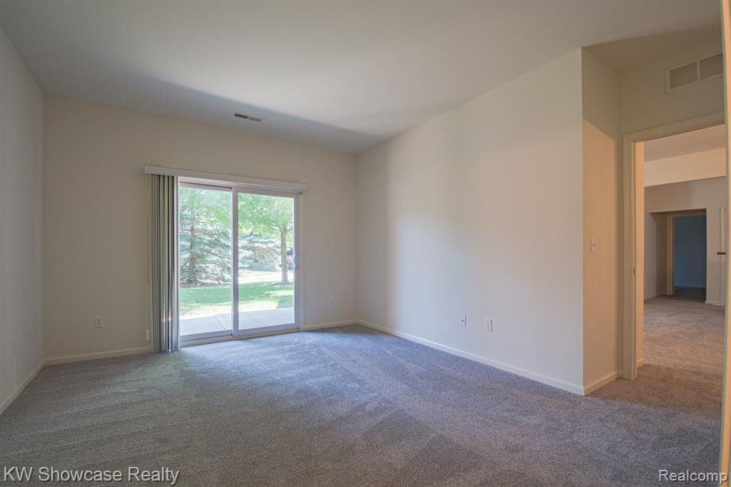 25106 CHESAPEAKE Circle, Walled Lake, MI 48390 — Photo 21