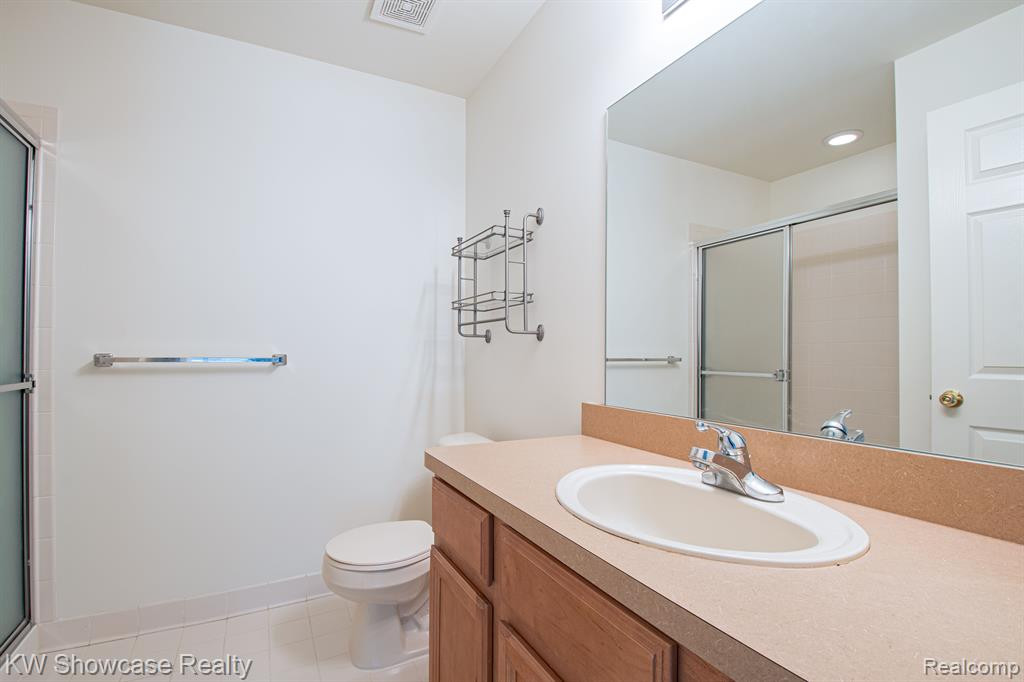 25106 CHESAPEAKE Circle, Walled Lake, MI 48390 — Photo 22