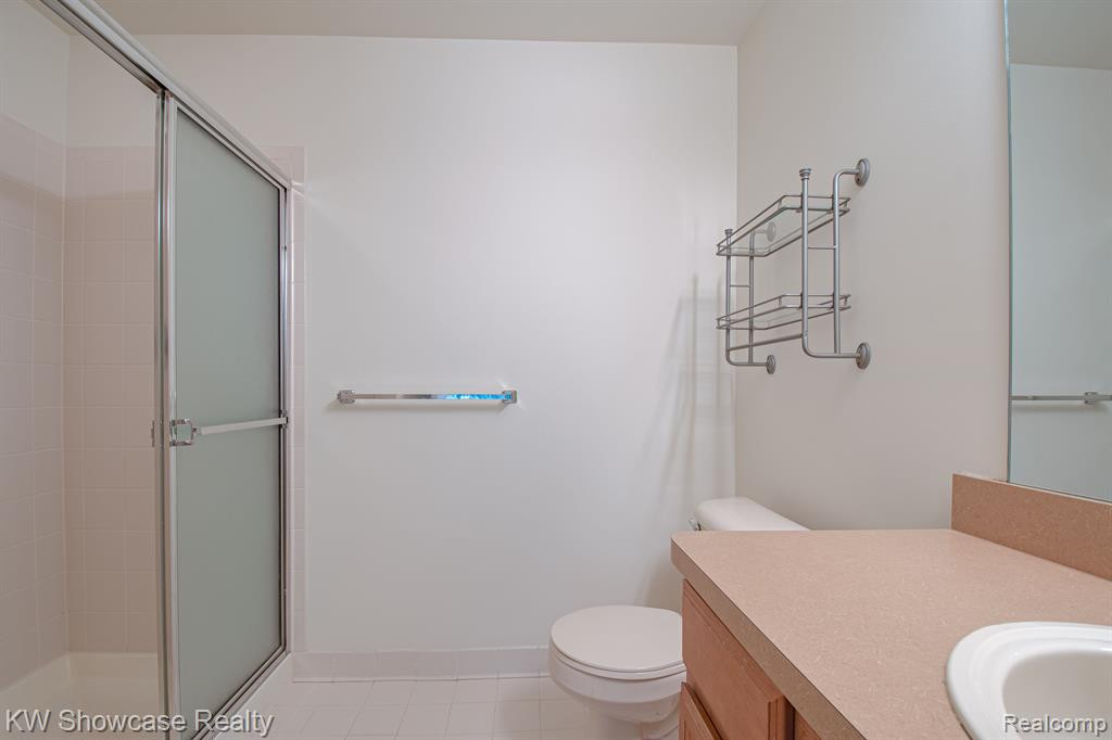 25106 CHESAPEAKE Circle, Walled Lake, MI 48390 — Photo 23