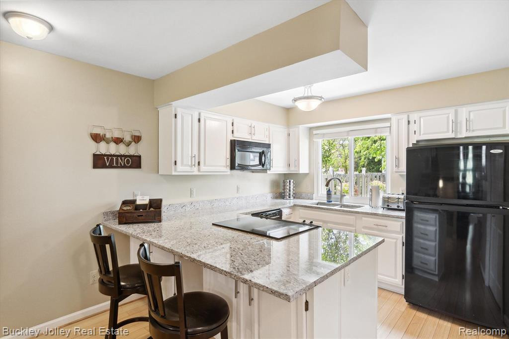 2827 MONTE, Brighton, MI 48114 — Photo 2