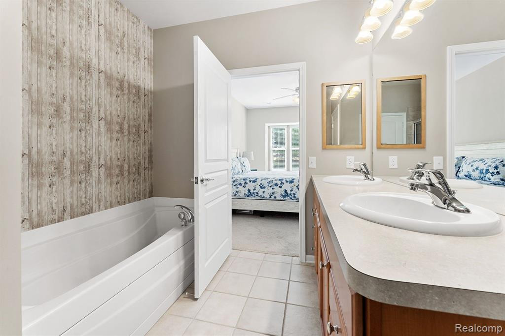 24510 SAND LAKE Lane, Brownstown, MI 48134 — Photo 15