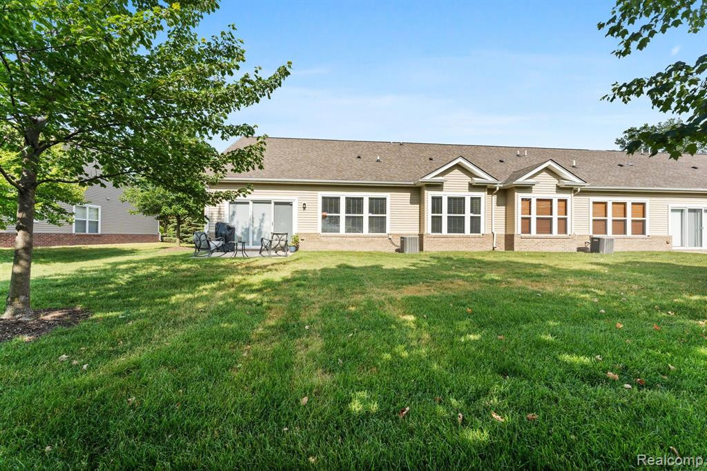 24510 SAND LAKE Lane, Brownstown, MI 48134 — Photo 24