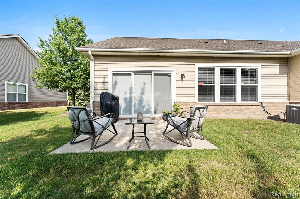 24510 SAND LAKE Lane, Brownstown, MI 48134 — Photo 25