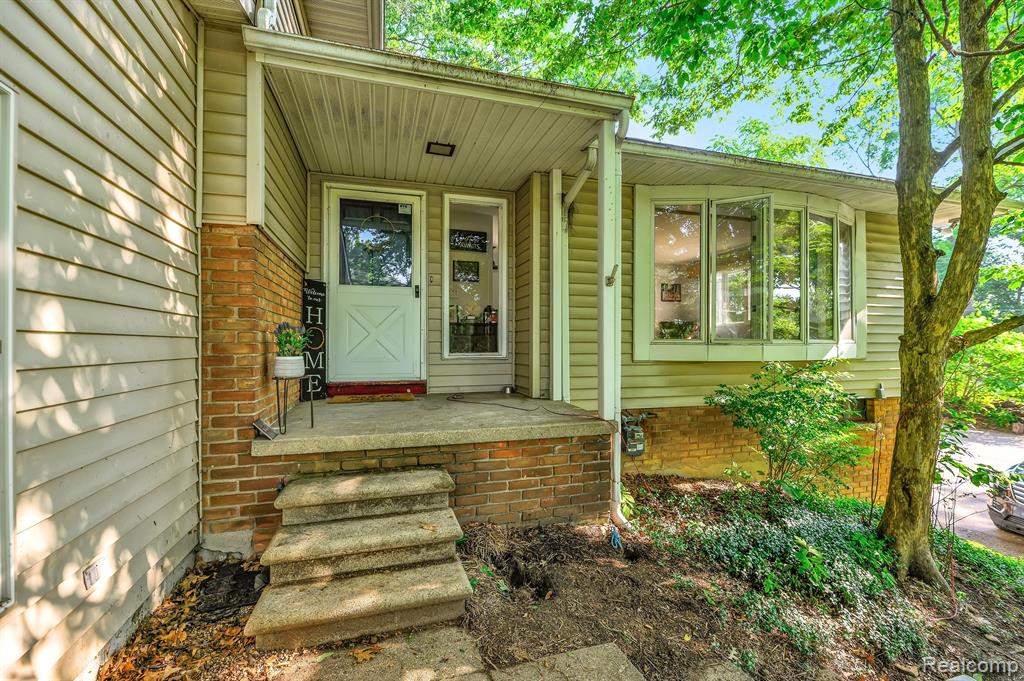 2450 CANYON Drive, Ypsilanti, MI 48197 — Photo 5