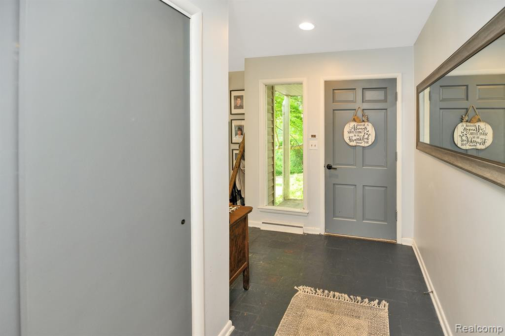 2450 CANYON Drive, Ypsilanti, MI 48197 — Photo 9