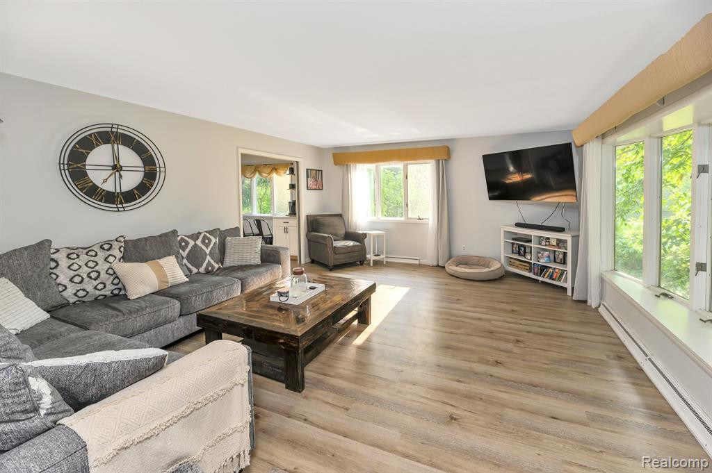 2450 CANYON Drive, Ypsilanti, MI 48197 — Photo 10