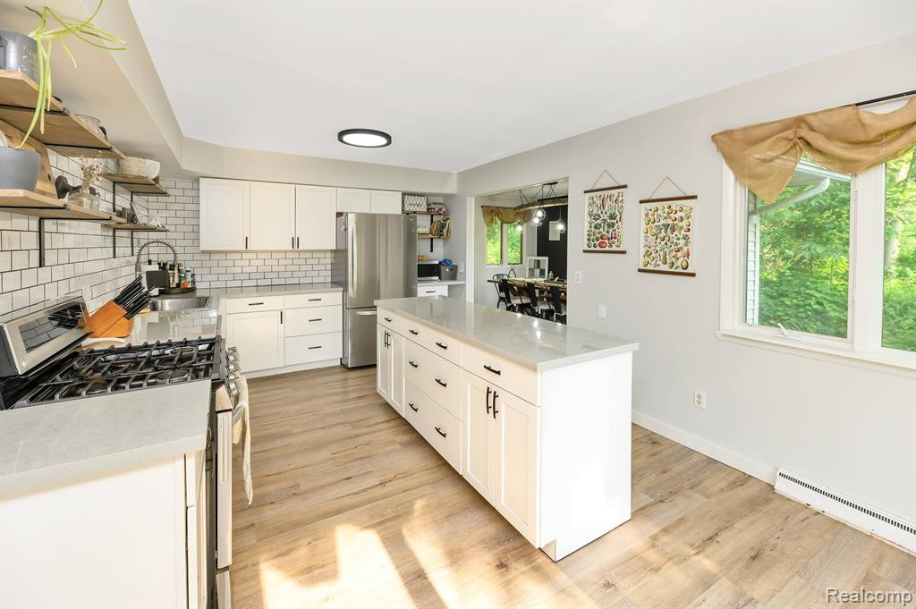 2450 CANYON Drive, Ypsilanti, MI 48197 — Photo 13