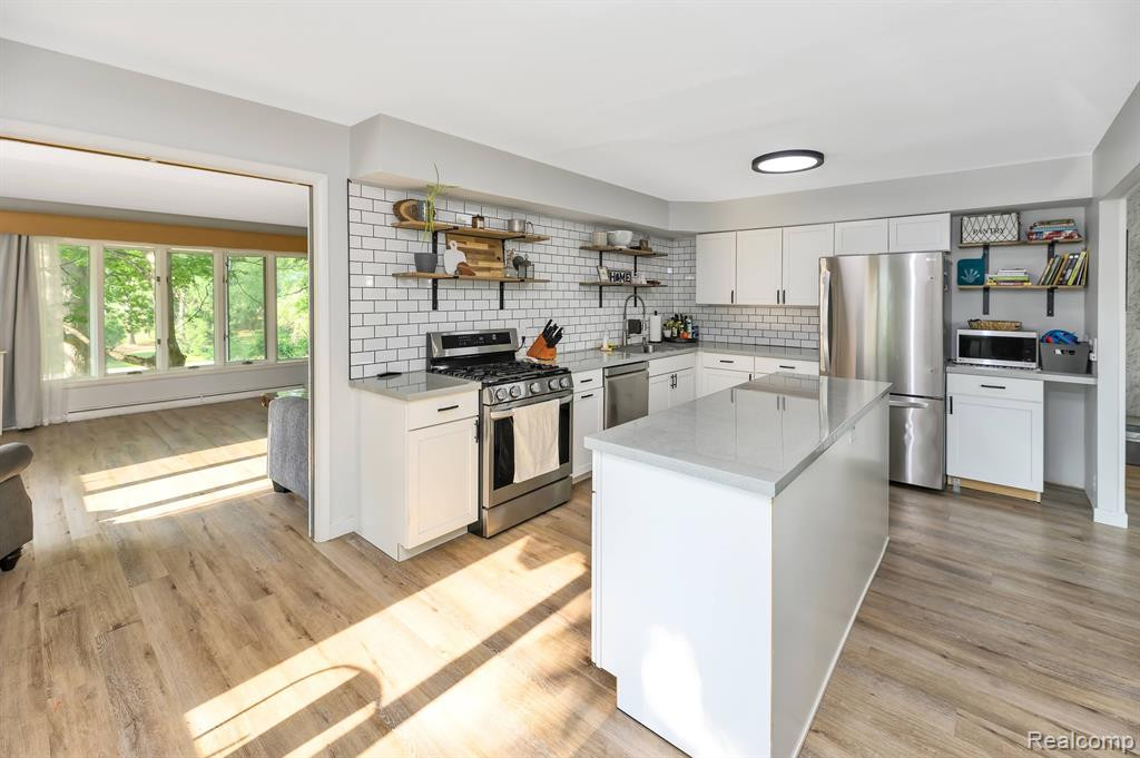 2450 CANYON Drive, Ypsilanti, MI 48197 — Photo 14